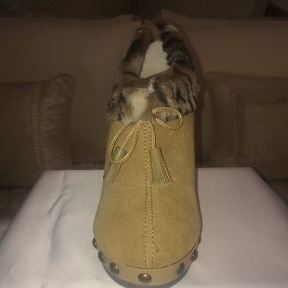 Colin Stuart Tan/Faux Fur Trimmed Ankle Boots - Picture 3 of 8